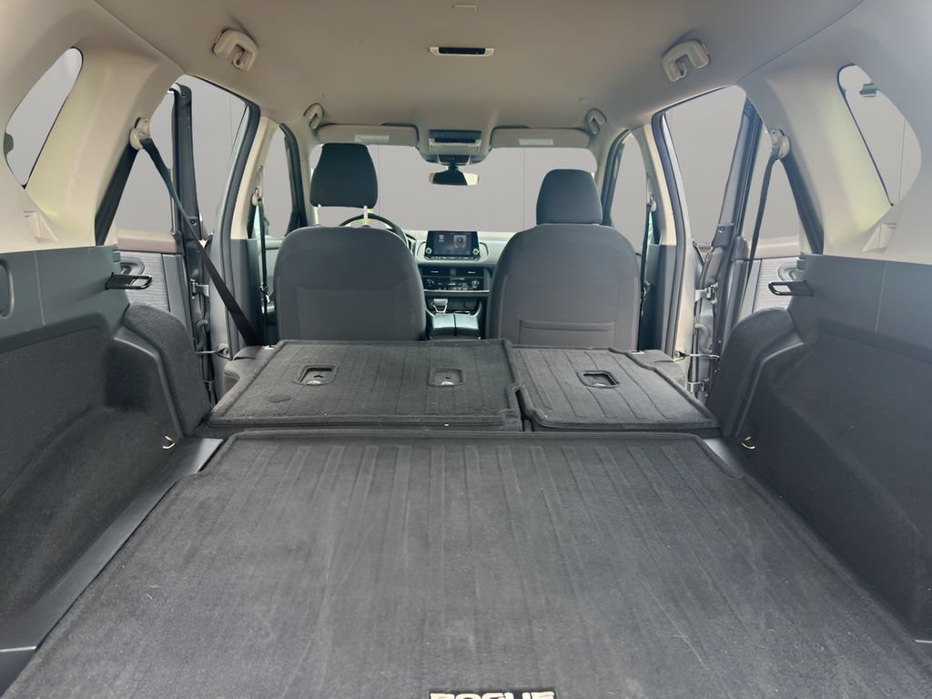 Used 2023 Nissan Rogue SV FWD image 16