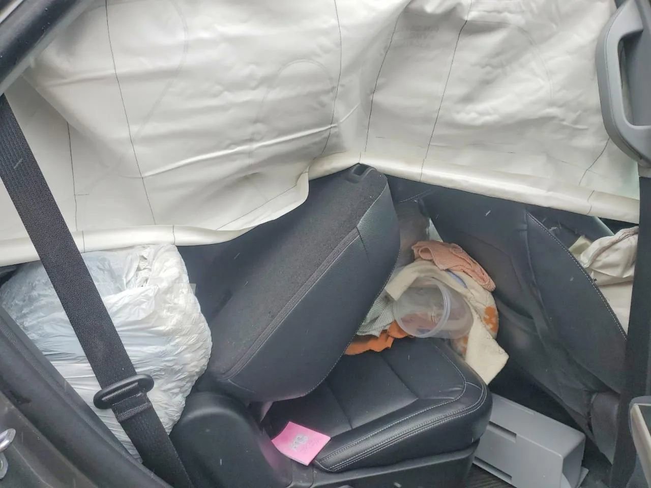 Used 2024 Ford Explorer XLT RWD image 10