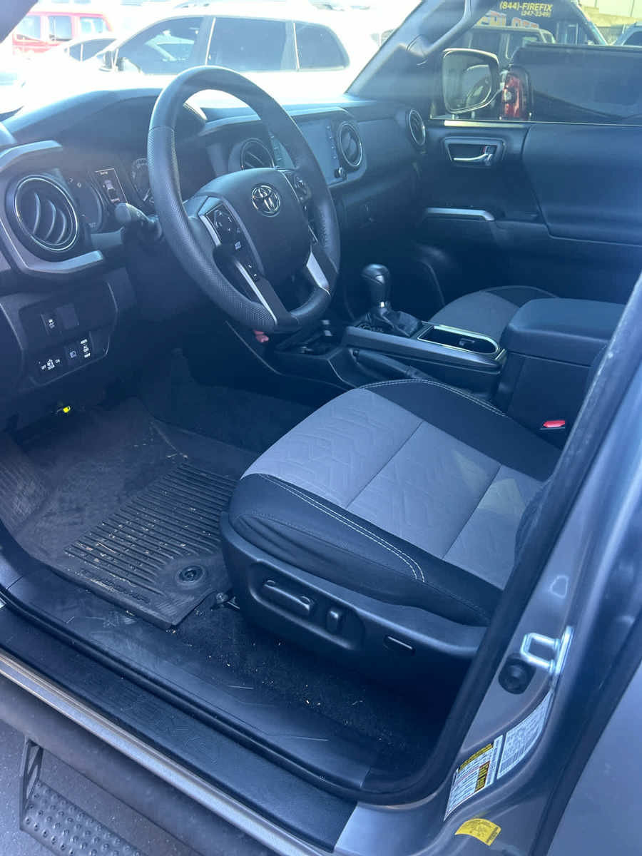 Used 2021 Toyota Tacoma TRD Sport w/ Technology Package RWD image 6