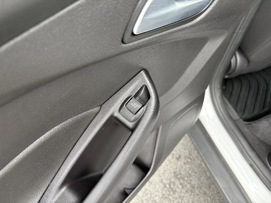 Used 2016 Ford Focus SE image 28