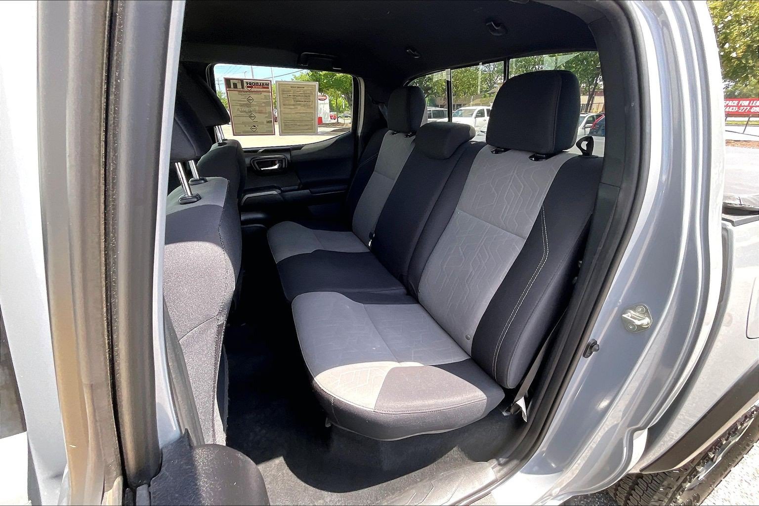 Used 2021 Toyota Tacoma TRD Off-Road AWD/4WD image 30