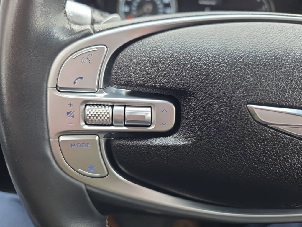 Used 2025 Genesis GV70 2.5T image 18