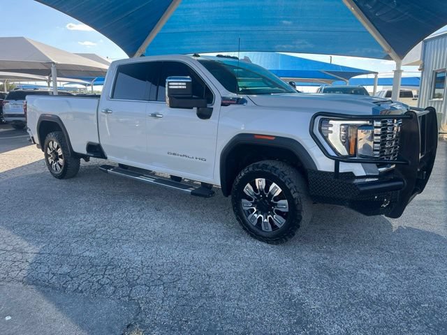 Used 2025 GMC Sierra 2500 Denali w/ Denali Reserve Package AWD/4WD image 3
