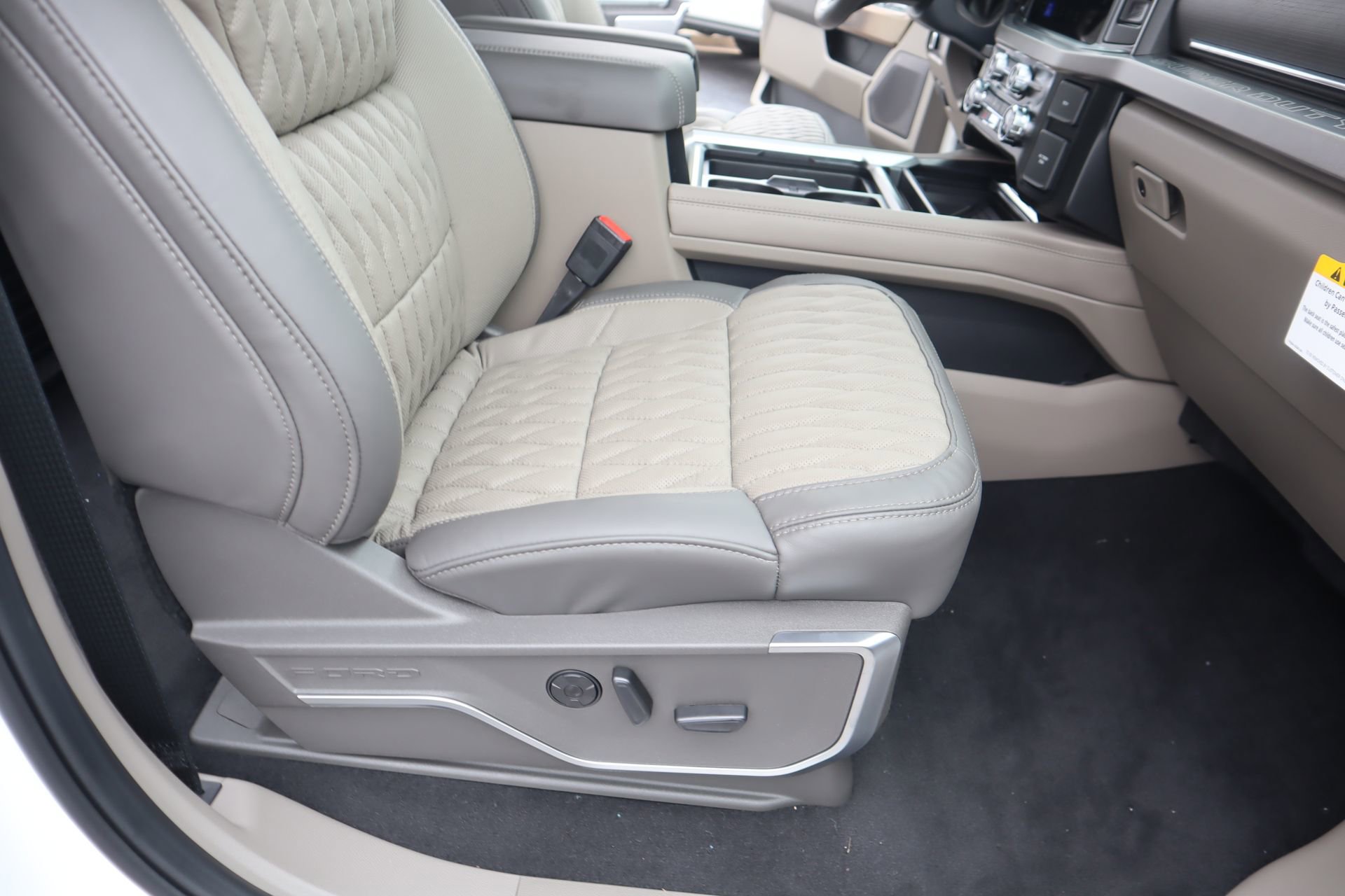 New 2026 Ford F350 Platinum image 14