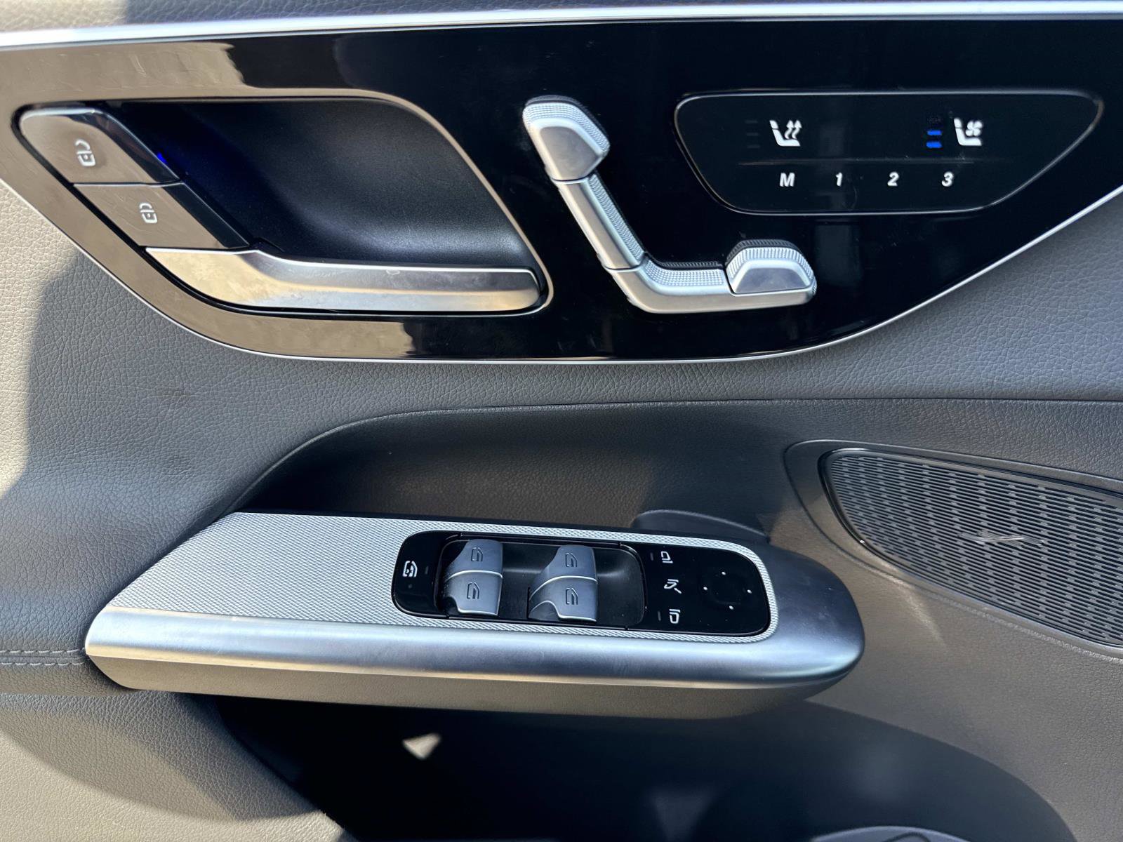 Used 2025 Mercedes-Benz GLC 300 image 20