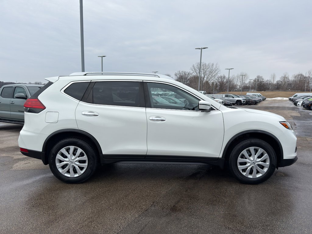 Used 2017 Nissan Rogue S w/ S Appearance Package image 4