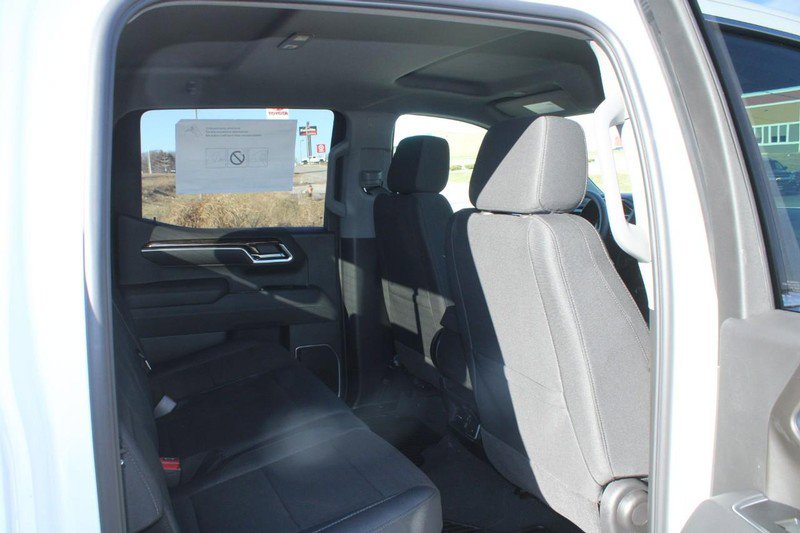 New 2026 GMC Sierra 1500 SLE w/ Preferred Package image 5