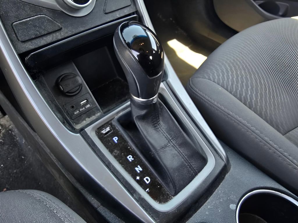 Used 2016 Hyundai Elantra SE image 17