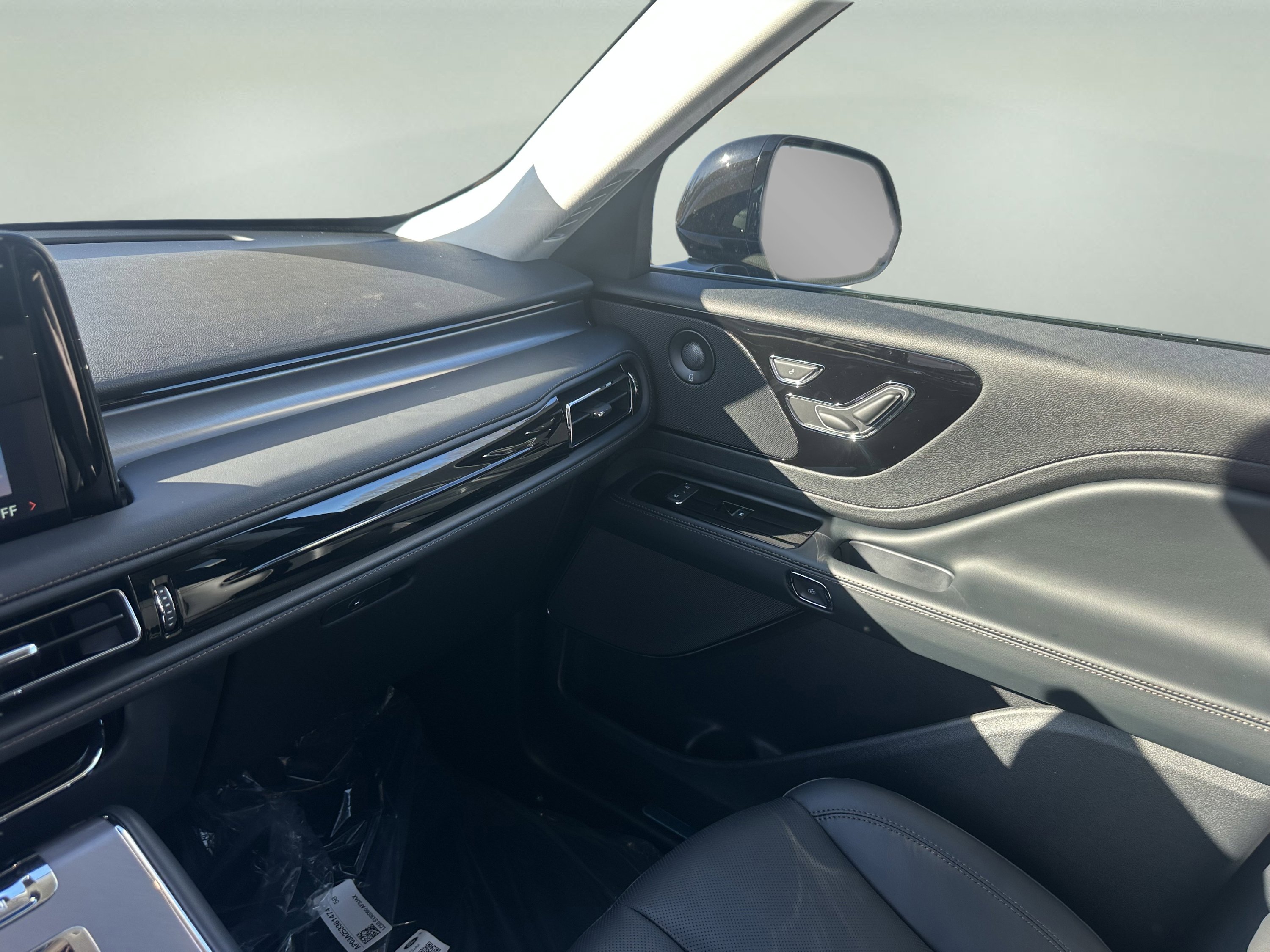 New 2026 Lincoln Aviator AWD image 17