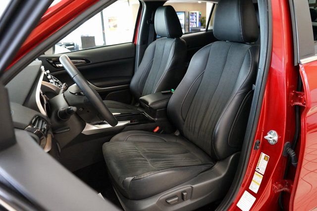 Used 2025 Mitsubishi Eclipse Cross SE image 2