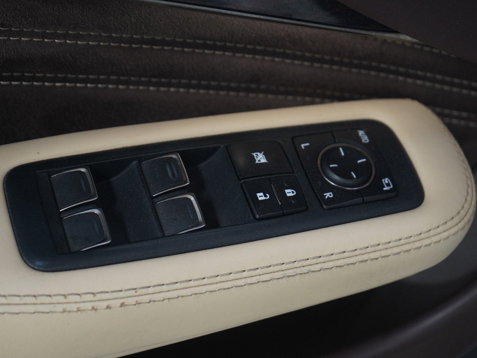 Used 2019 Lexus LS 500 AWD w/ Interior Upgrade Package image 23