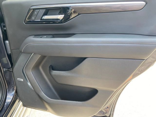 Used 2025 Chevrolet Tahoe Premier AWD/4WD image 38