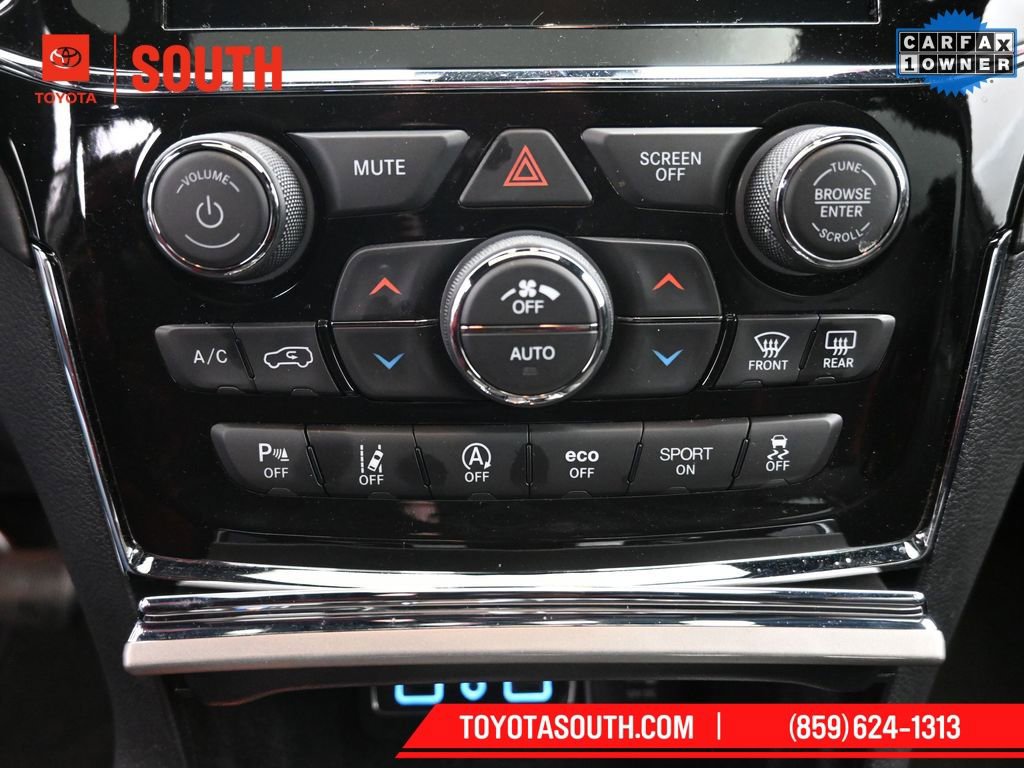 Used 2022 Jeep Grand Cherokee Laredo X image 20