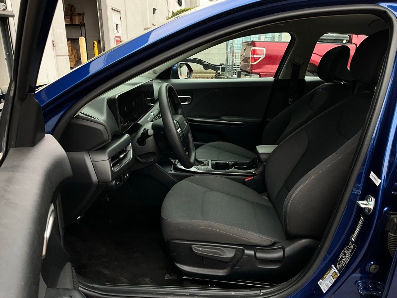 Used 2025 Kia K4 LXS image 10