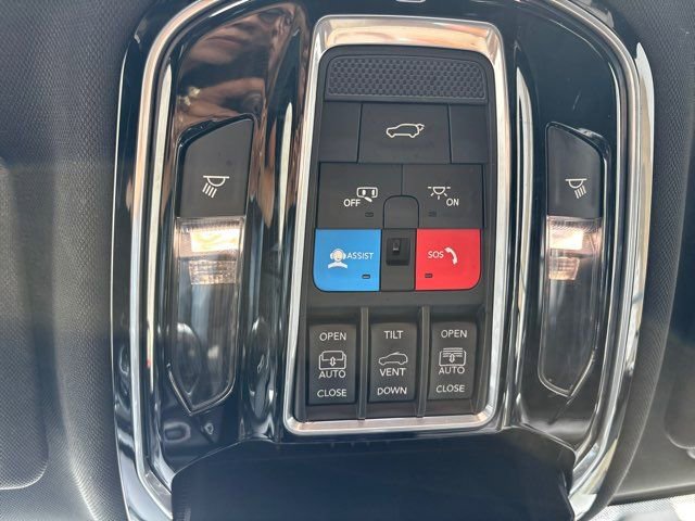 Used 2022 Jeep Grand Cherokee L Overland w/ Luxury Tech Group IV AWD/4WD image 52