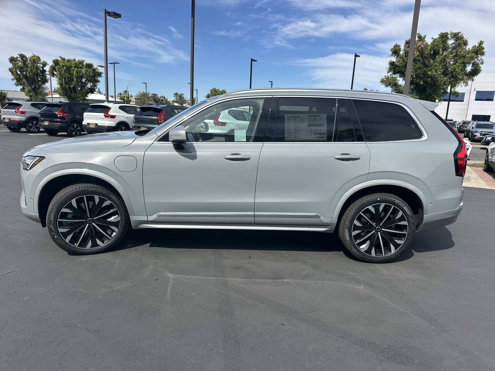 New 2026 Volvo XC90 T8 Ultra w/ Protection Package Premier AWD/4WD image 4