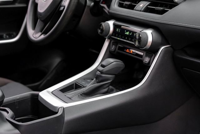 Used 2025 Toyota RAV4 XLE image 27