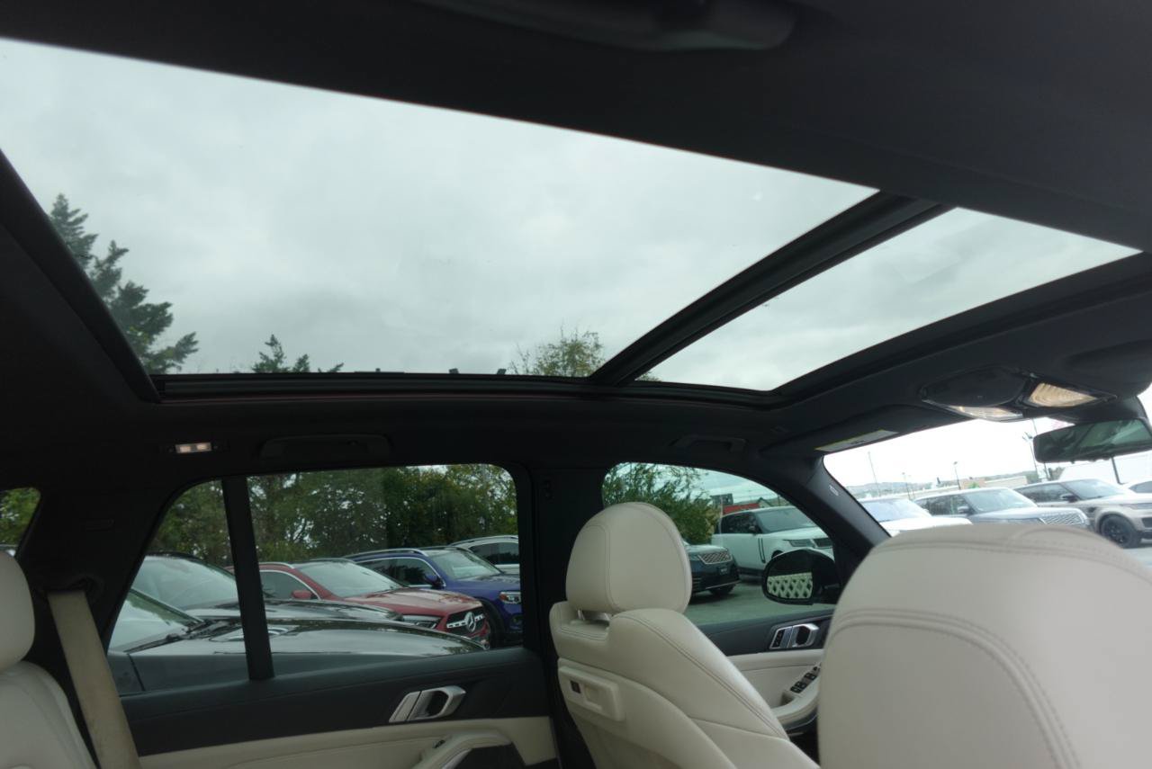 Used 2022 BMW X5 xDrive40i w/ M Sport Package AWD/4WD image 13