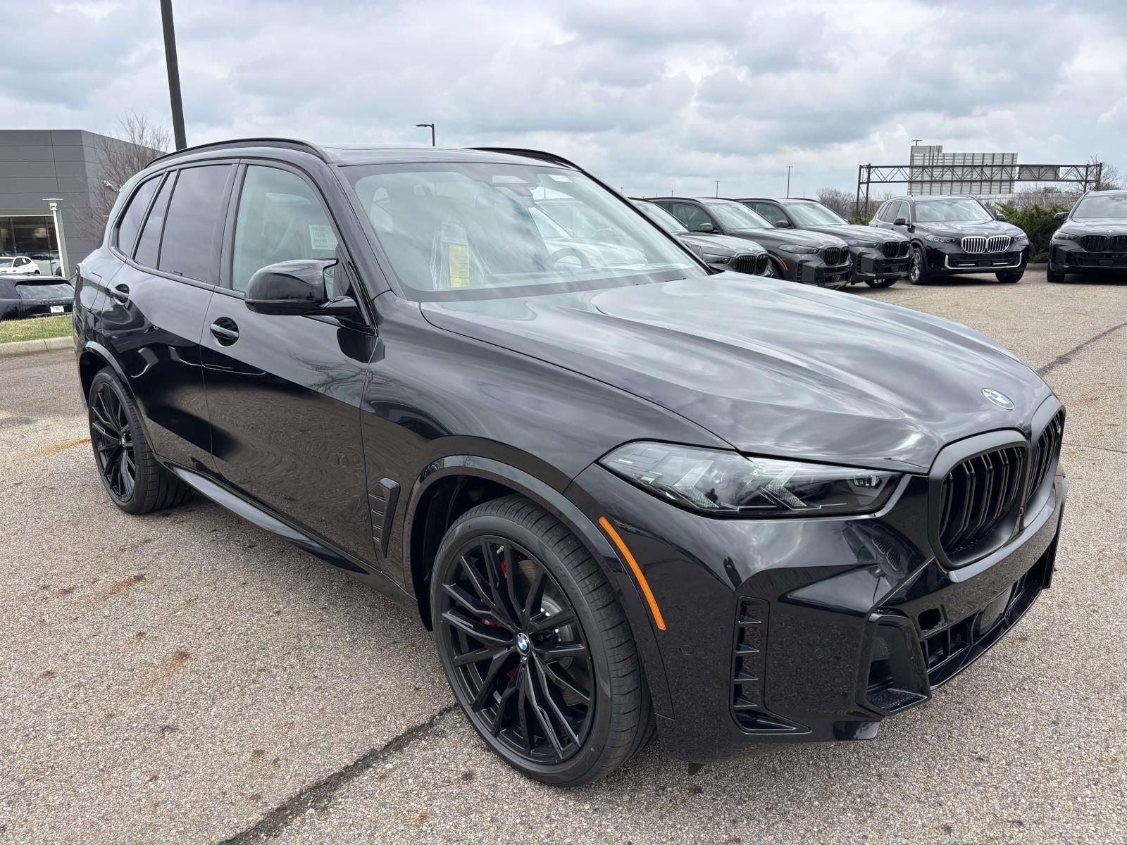 New 2026 BMW X5 M60i image 3
