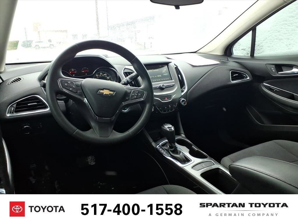 Used 2017 Chevrolet Cruze LT image 12