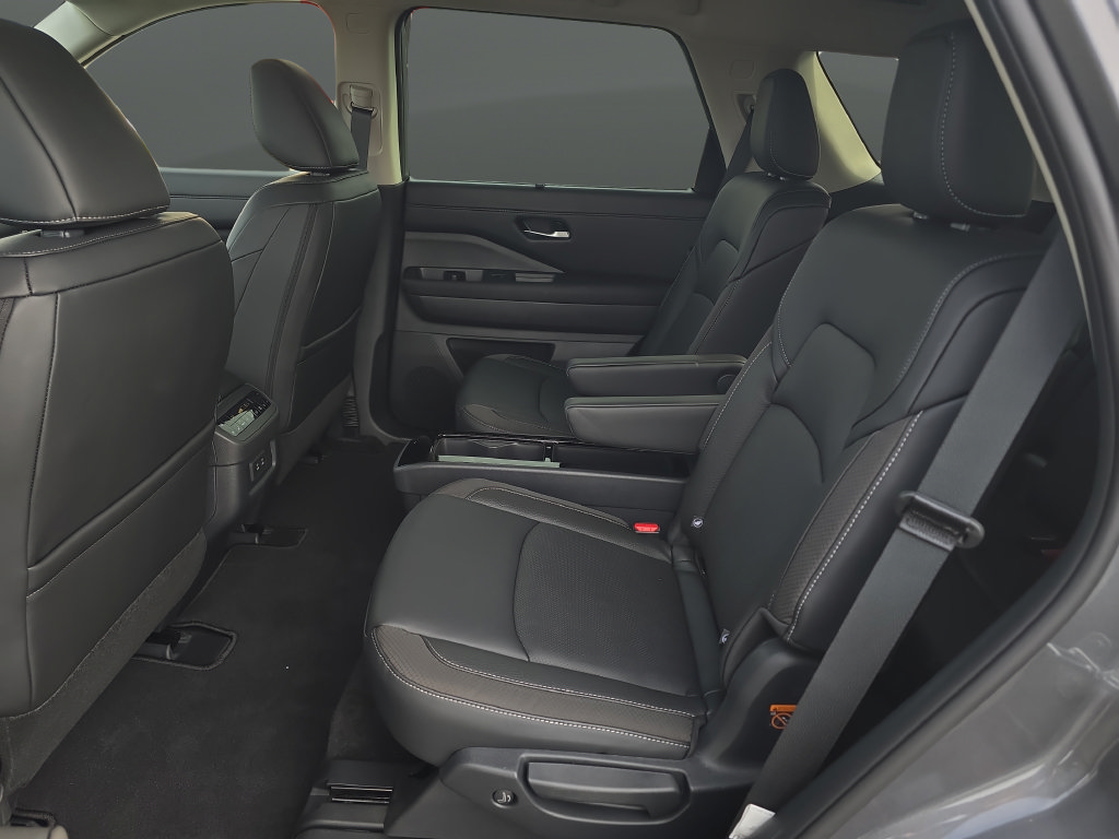 New 2026 Nissan Pathfinder SL w/ SL Premium Package AWD/4WD image 23
