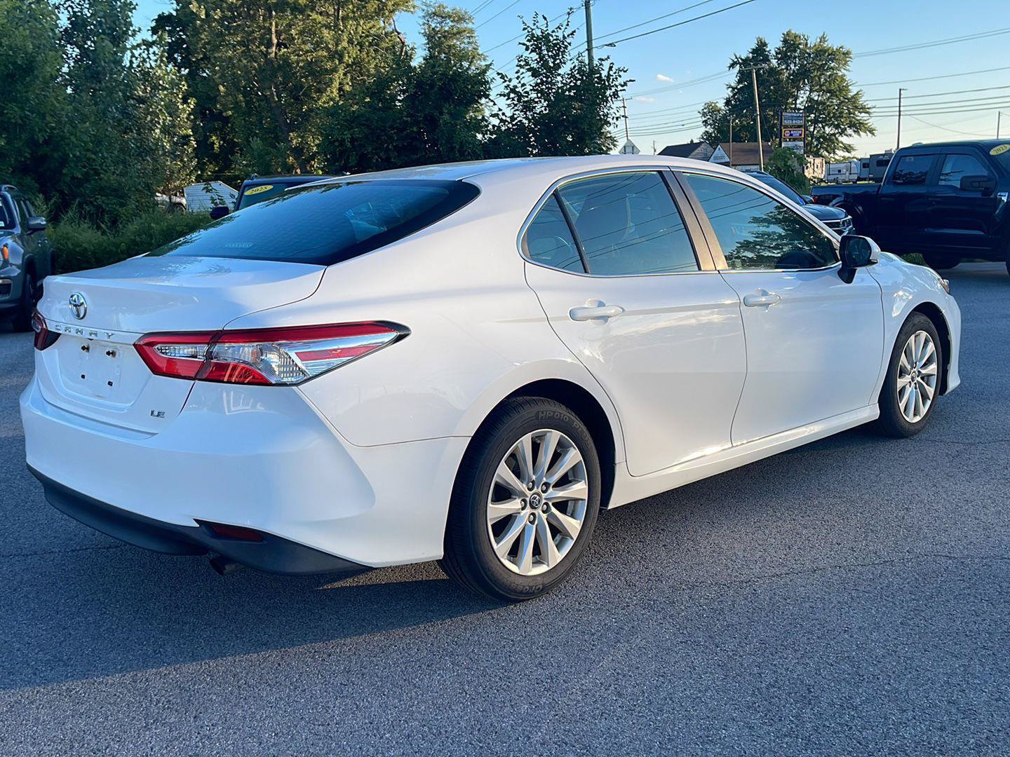 Used 2018 Toyota Camry LE FWD image 4