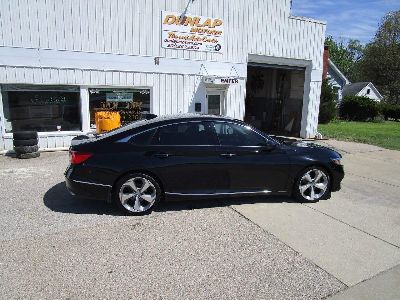 Used 2018 Honda Accord Touring image 6
