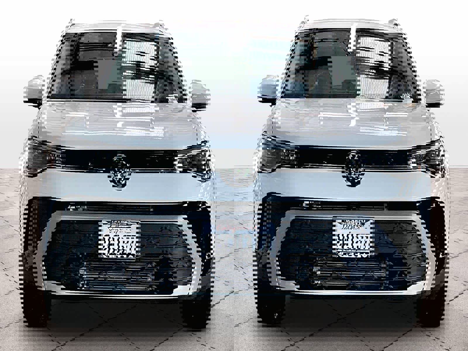 Certified 2025 Volkswagen Taos SE AWD/4WD image 3