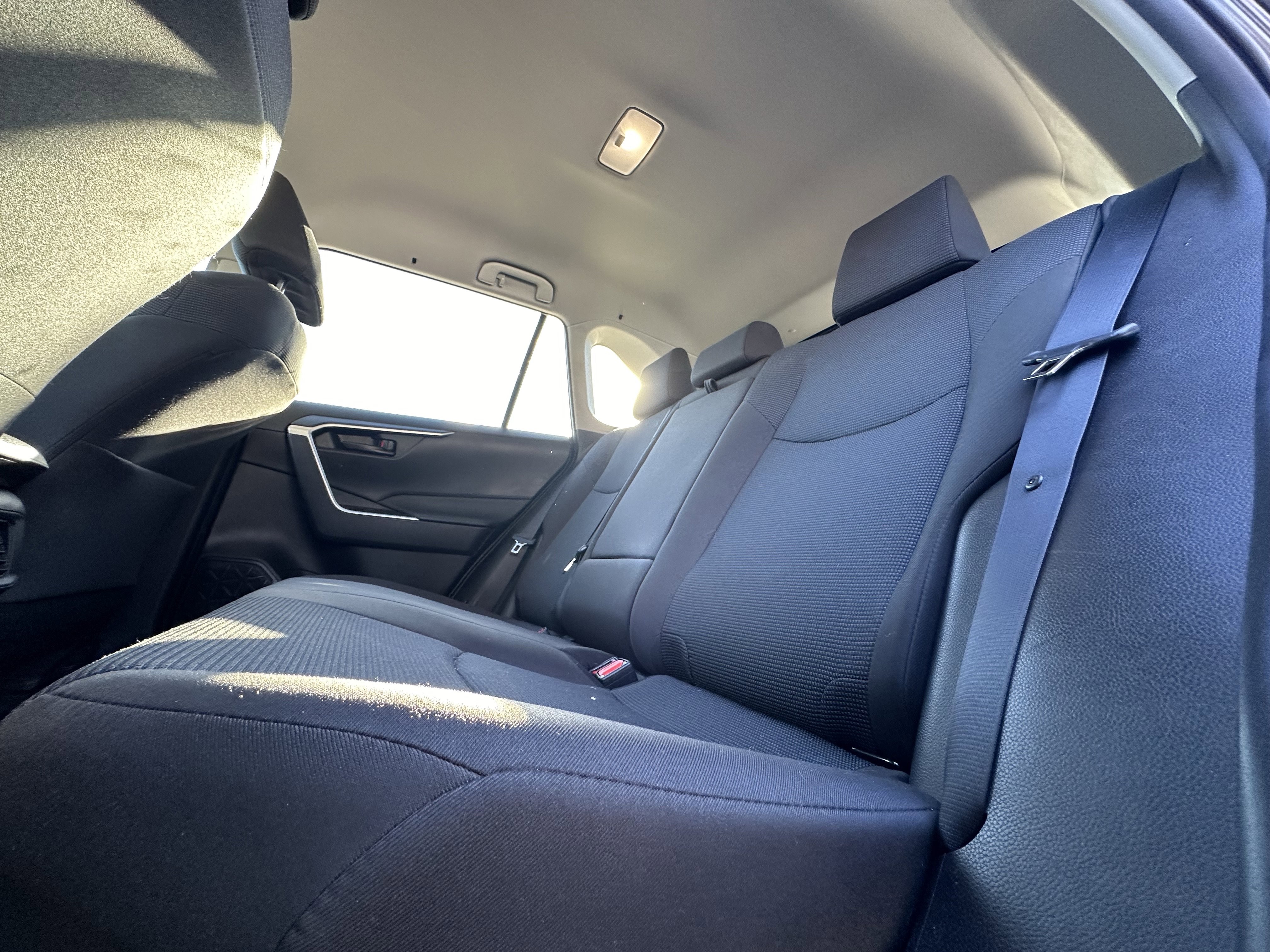 Used 2022 Toyota RAV4 LE image 12