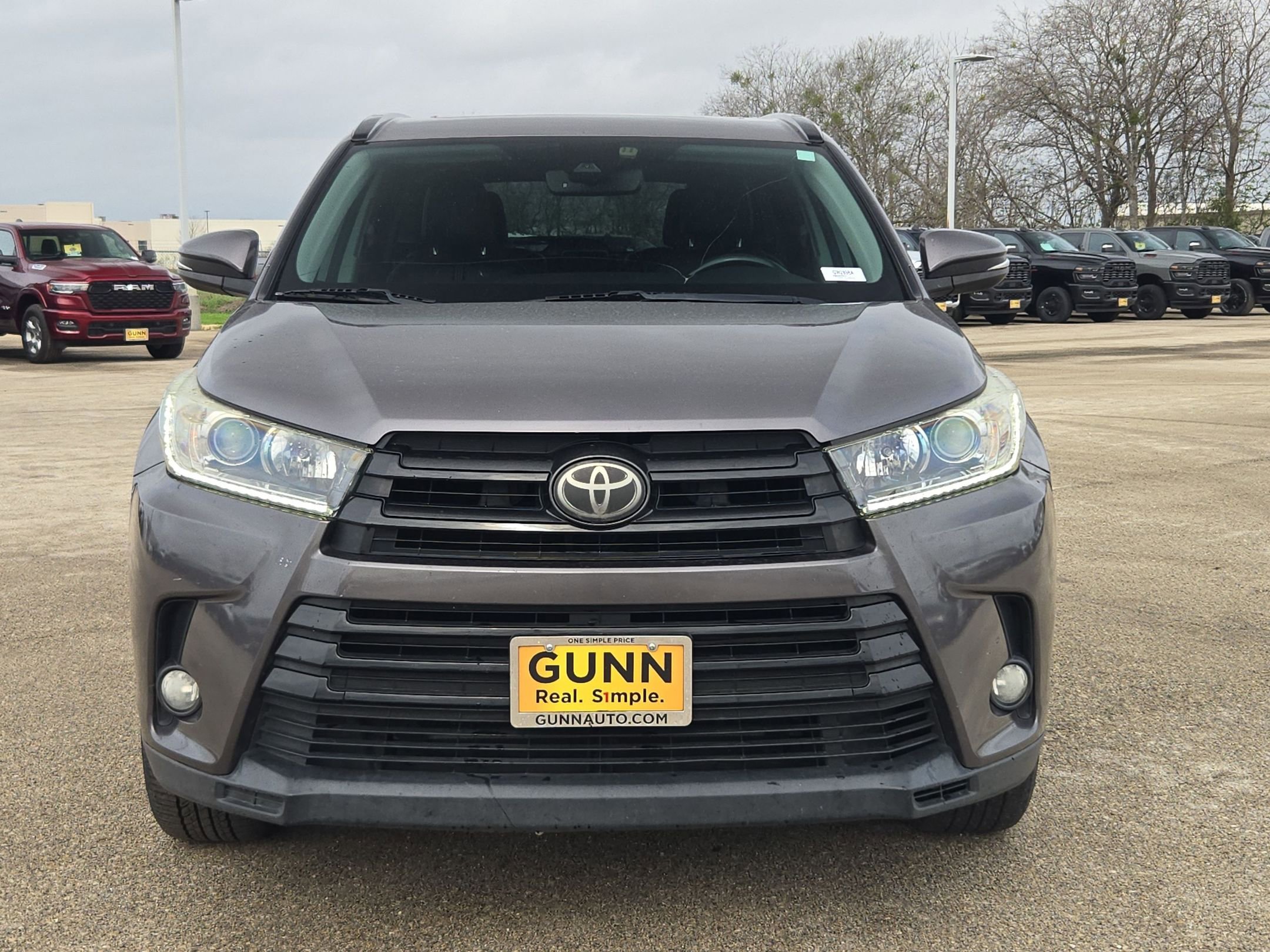 Used 2018 Toyota Highlander SE image 8