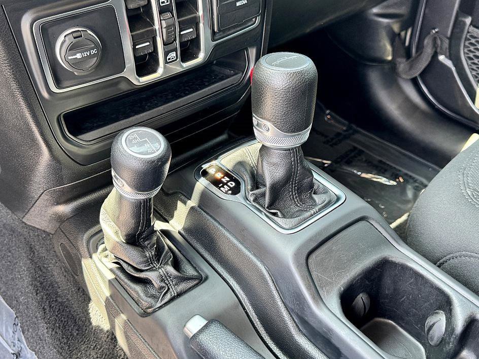 Used 2022 Jeep Gladiator Sport image 27