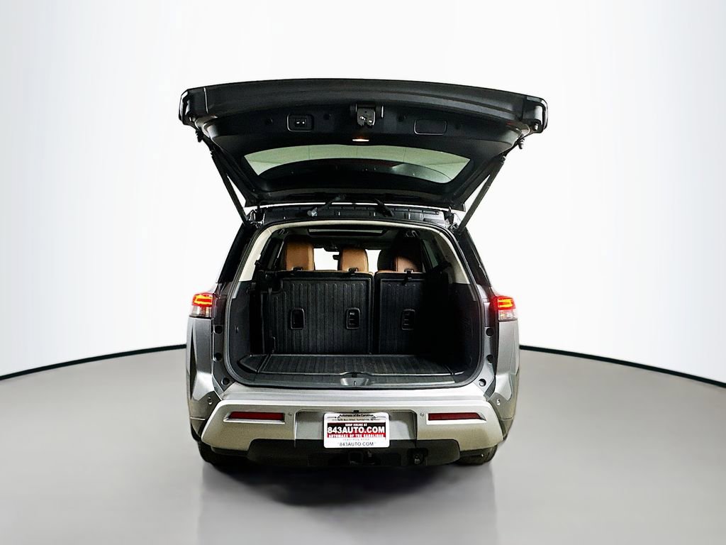 Used 2023 Nissan Pathfinder Platinum AWD/4WD image 39