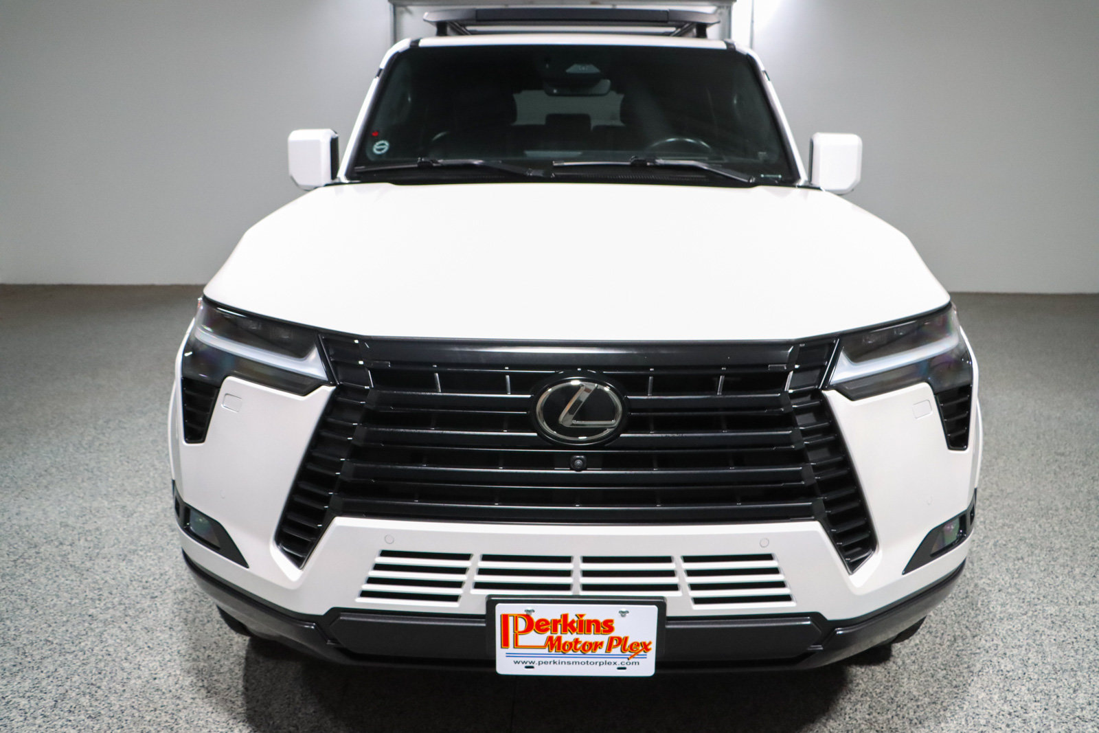 Used 2024 Lexus GX 550 w/ Accessory Package (31) AWD/4WD image 4