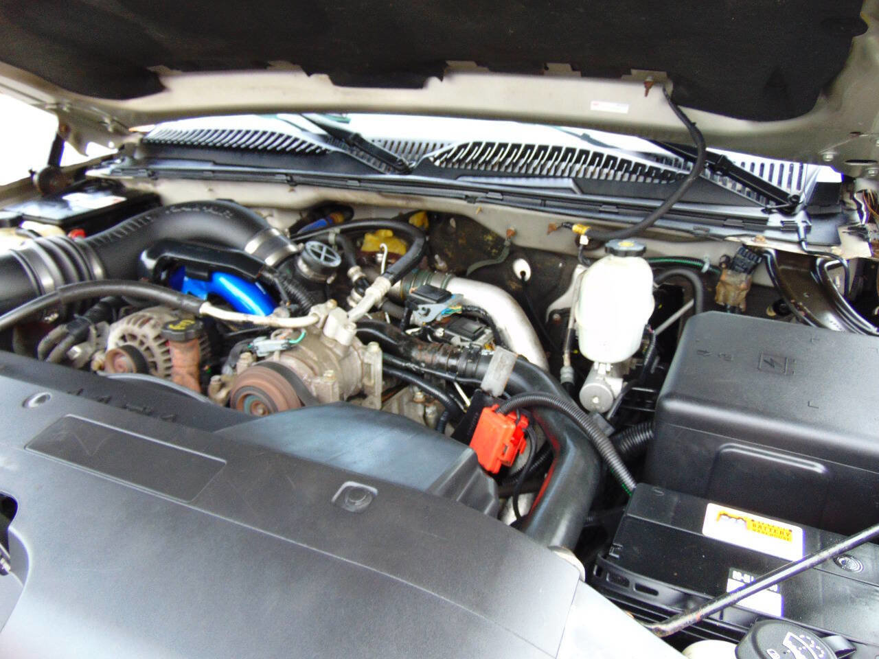 Used 2004 Chevrolet Silverado 2500 LT w/ Heavy-Duty Power Package image 61