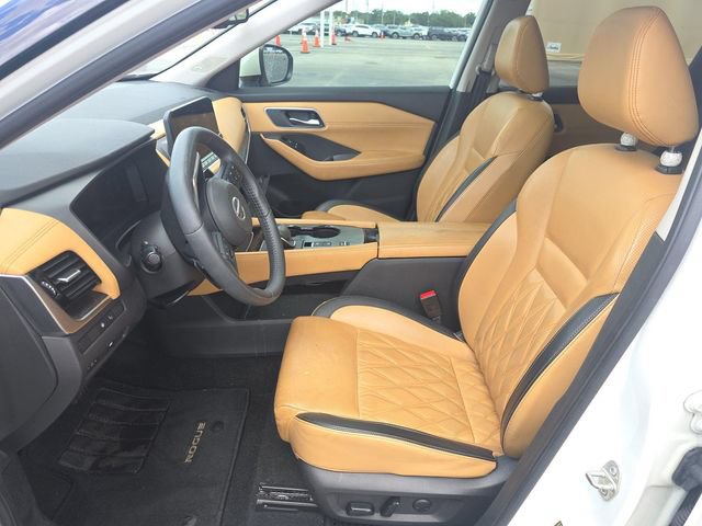 Used 2021 Nissan Rogue Platinum FWD image 3