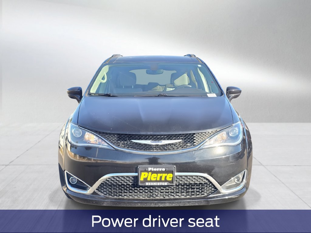 Used 2020 Chrysler Pacifica Touring w/ Tire & Wheel Group FWD image 7