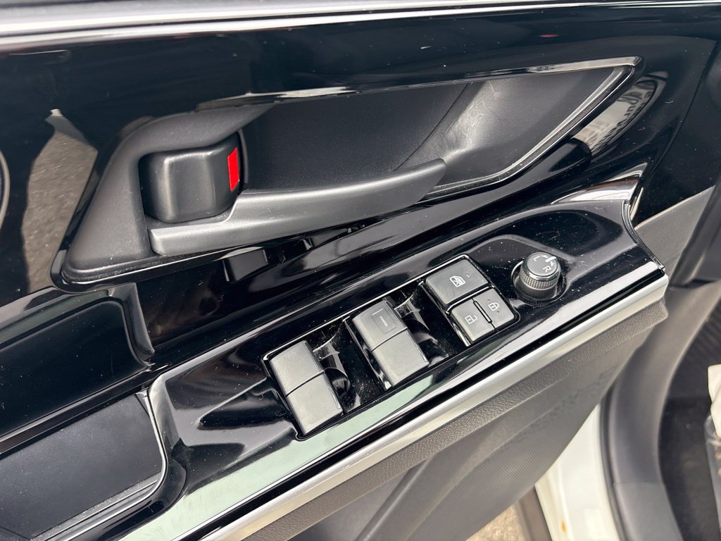 Certified 2023 Subaru Solterra AWD image 17