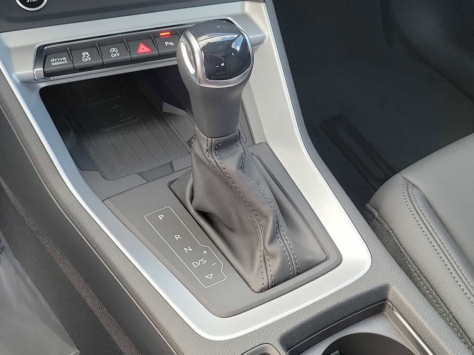 New 2025 Audi Q3 2.0T Premium image 25