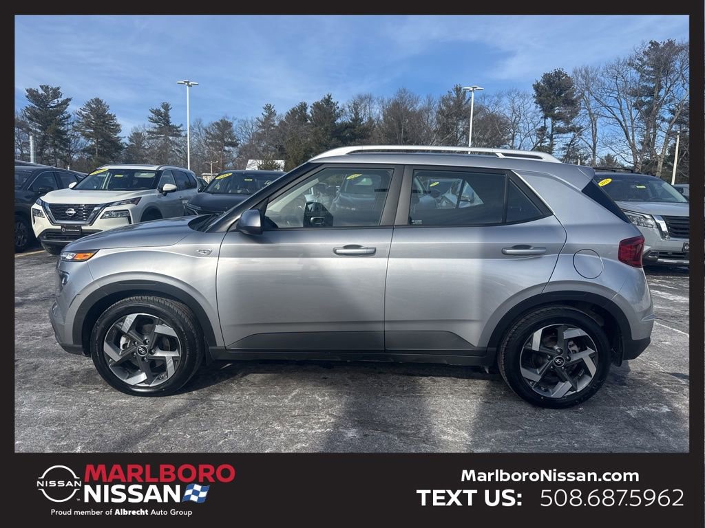 Used 2023 Hyundai Venue SEL w/ Cargo Package image 4