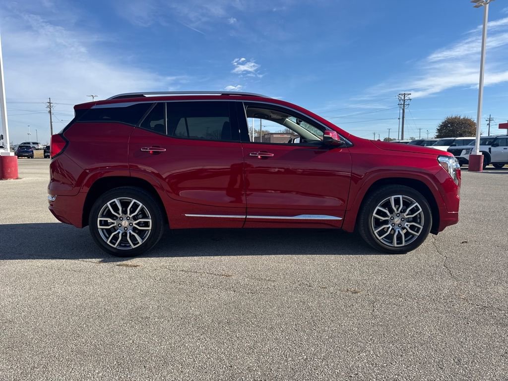 Used 2024 GMC Terrain Denali w/ Denali Premium Package image 9