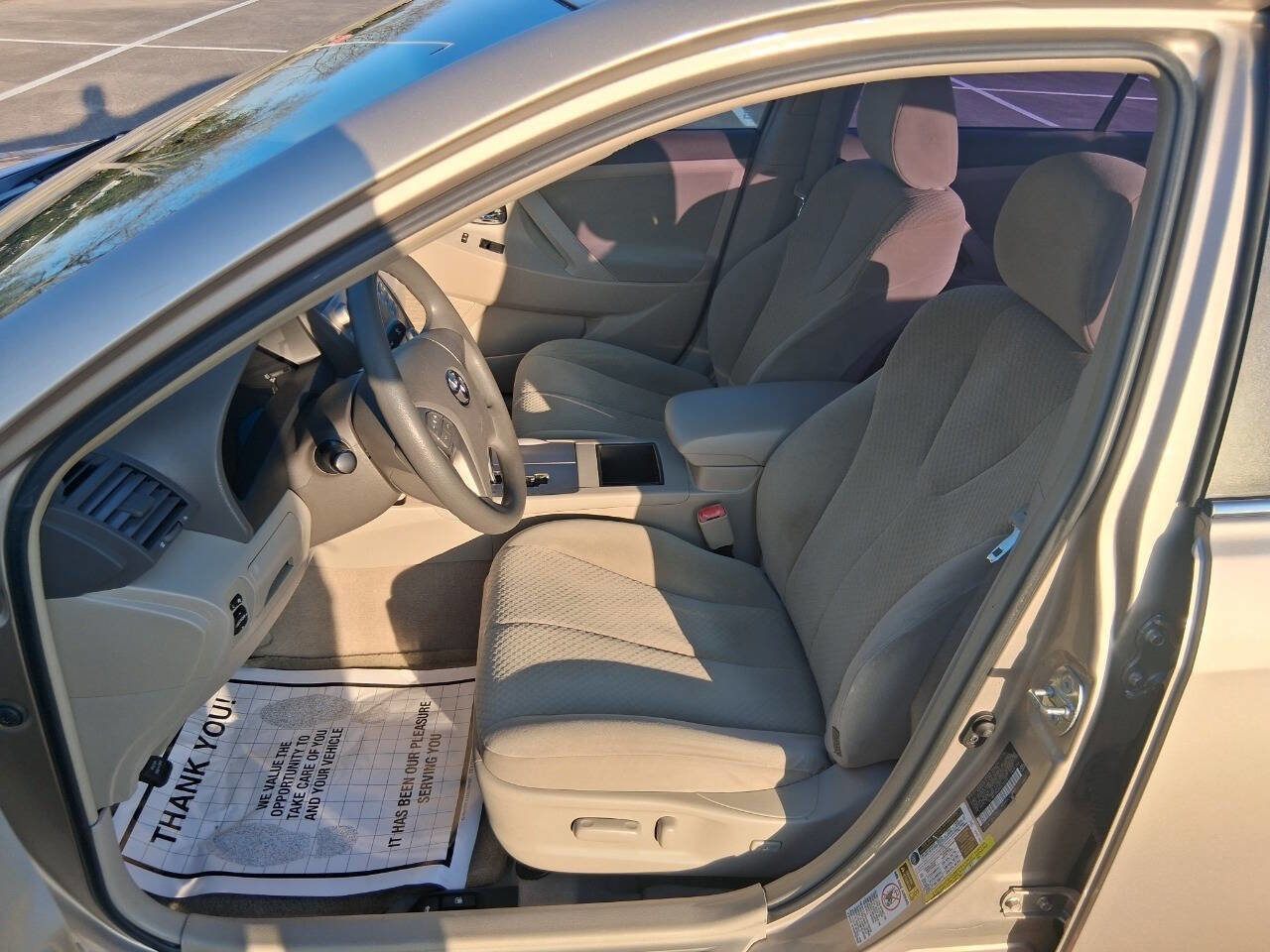 Used 2009 Toyota Camry LE FWD image 10