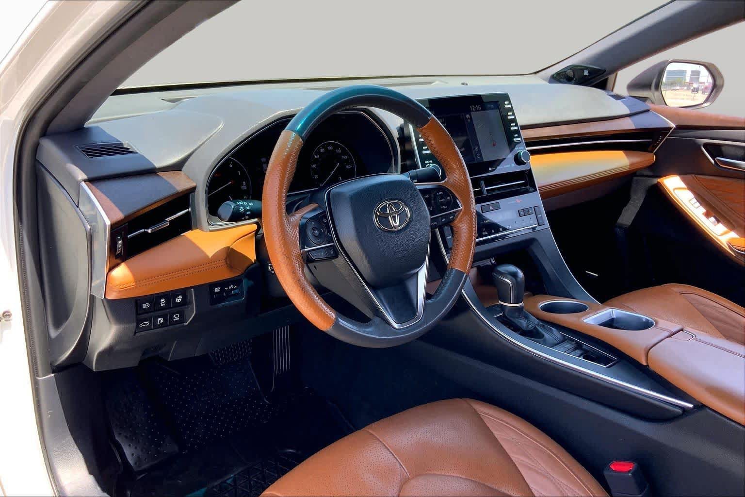 Used 2022 Toyota Avalon Limited w/ Advanced Safety Package FWD image 17