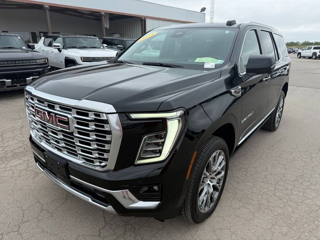 Used 2025 GMC Yukon Denali w/ Denali Reserve Package image 2