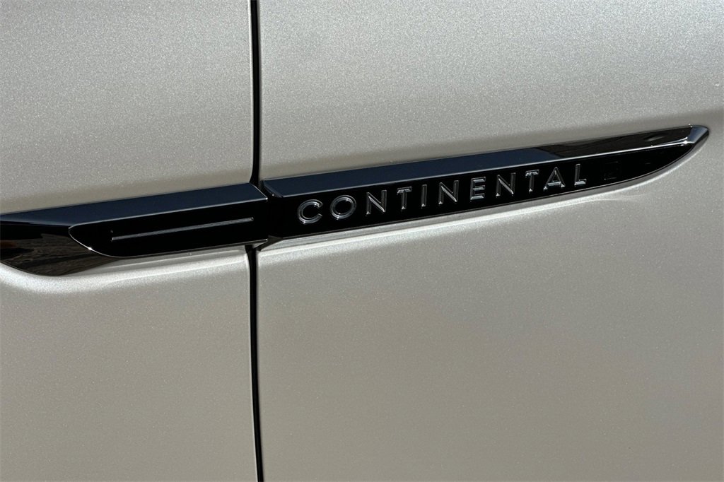 Used 2018 Lincoln Continental Black Label w/ Rear-seat Package image 29