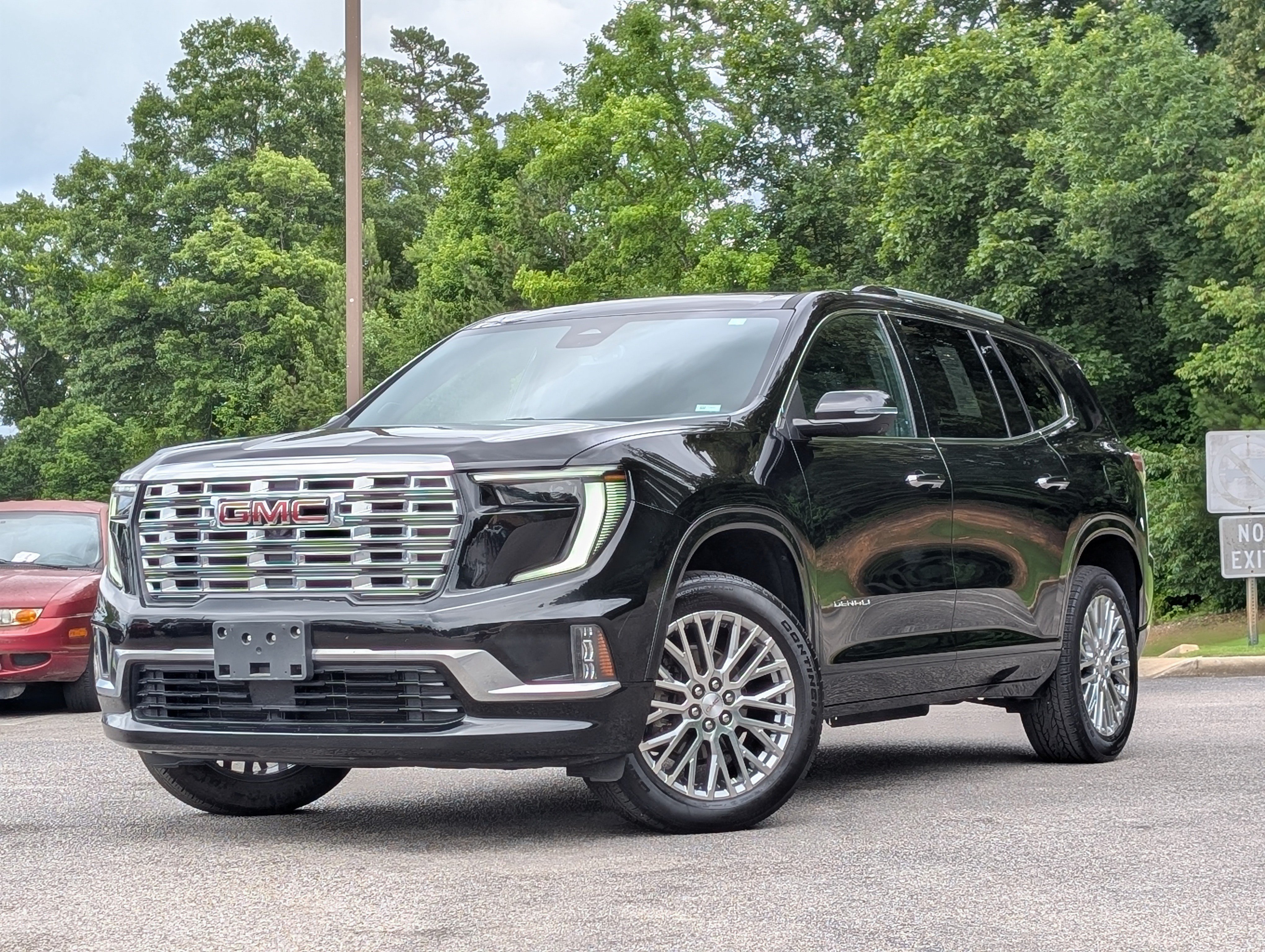Used 2024 GMC Acadia Denali FWD image 4