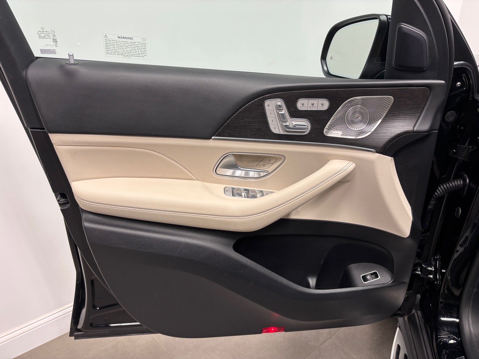Used 2024 Mercedes-Benz GLS 450 4MATIC image 24
