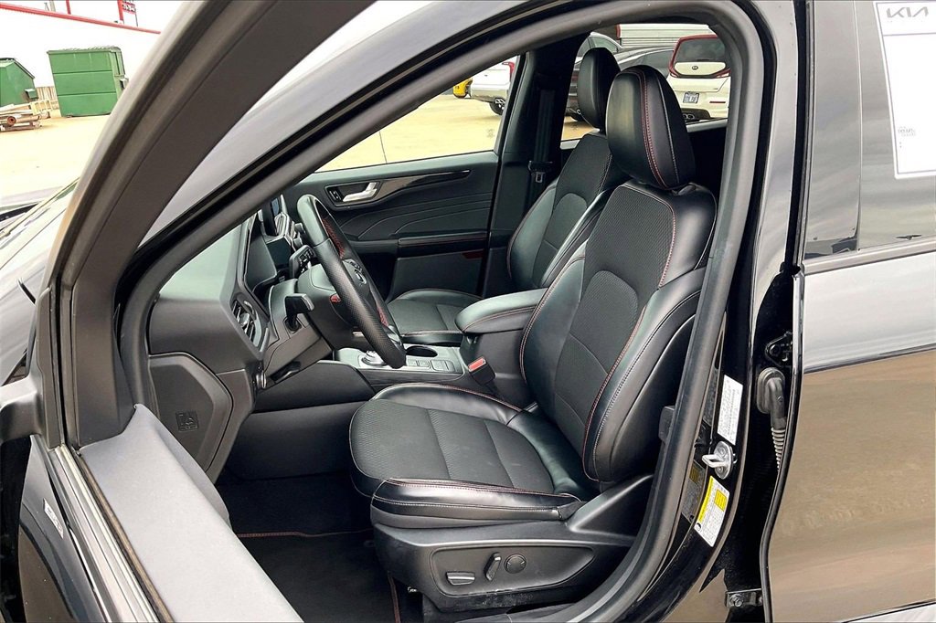 Used 2023 Ford Escape ST-Line image 24