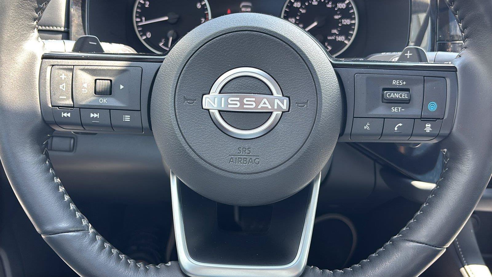 Used 2025 Nissan Pathfinder SL w/ SL Premium Package FWD image 30
