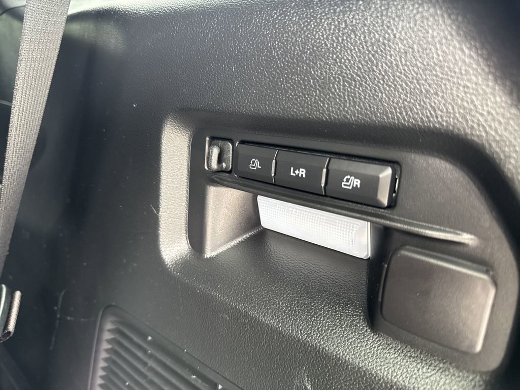 Used 2022 Ford Explorer Platinum w/ Equipment Group 601A image 10