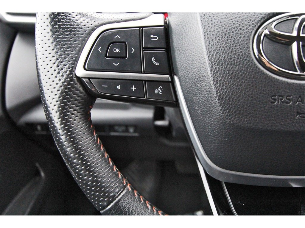 Used 2023 Toyota Sienna XSE image 15